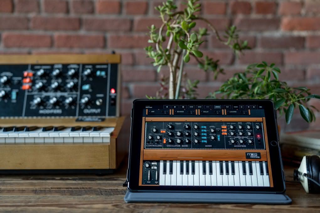 Minimoog Model D - klasyka trafia do iPada