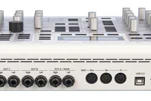 Kyra - wirtualny syntezator analogowy