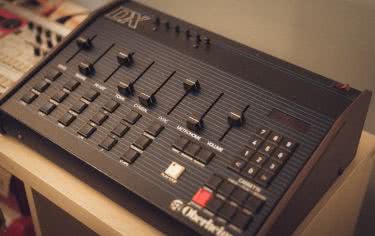 Ponad 300 darmowych sampli z Oberheim DX 