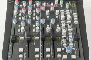 SiX - analogowy mikser
