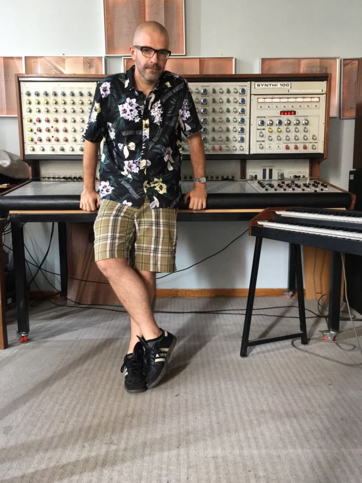 Maciej Polak z EMS Synthi 100
