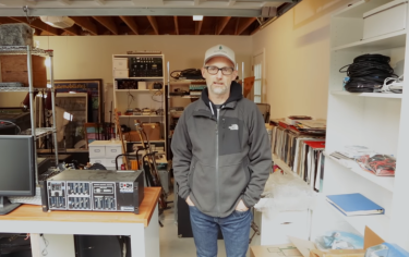 Moby wyprzedaje kolekcje swoich instrumentów  