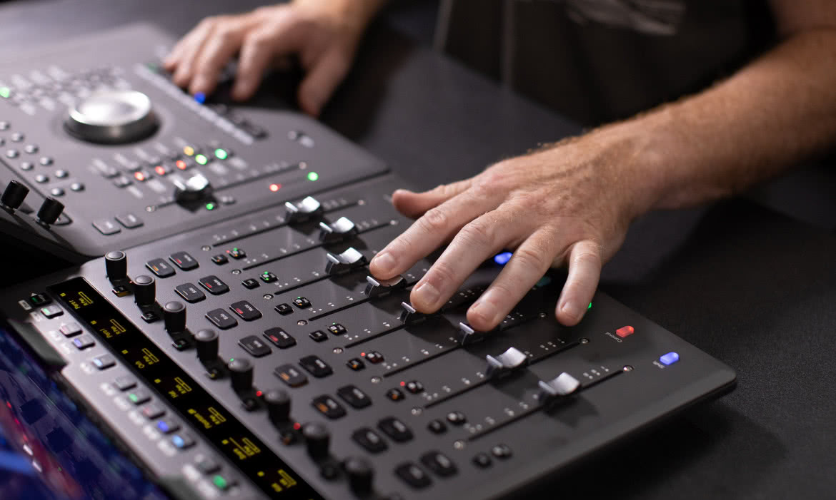 S1 - kontroler programów DAW