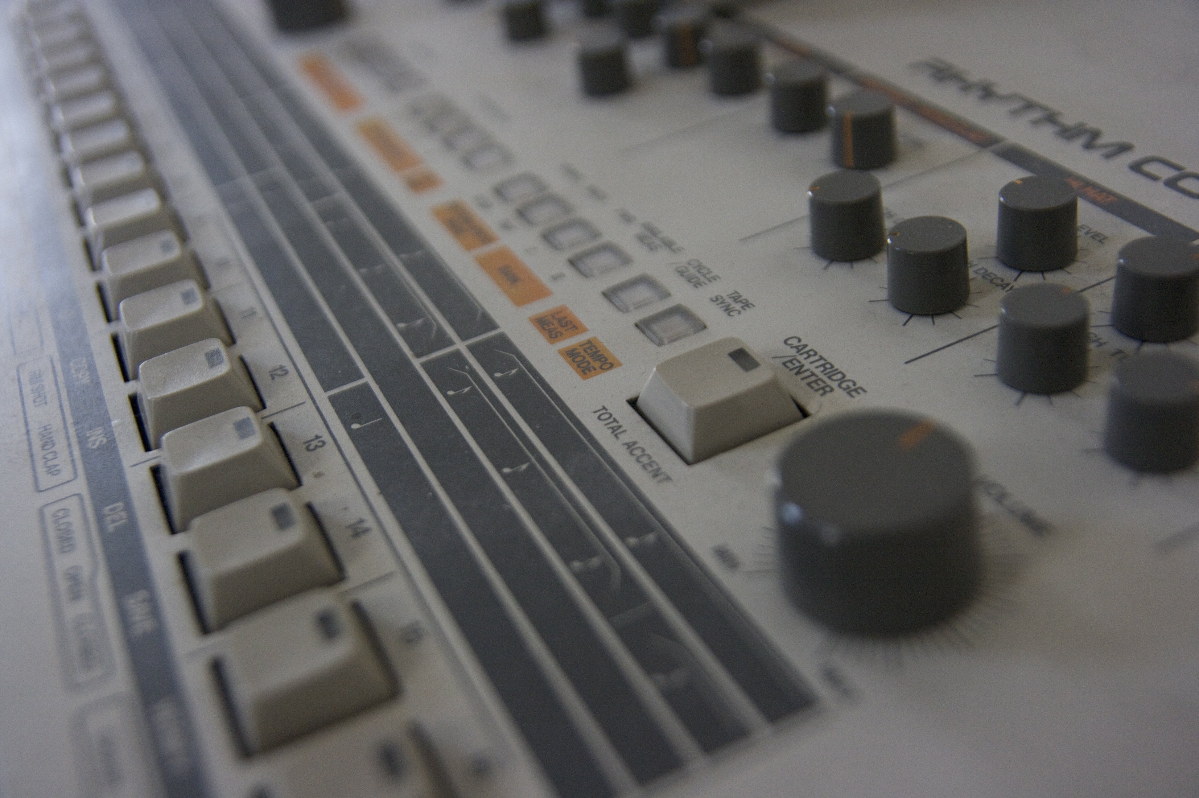 Roland TR-808 & Roland TR-909