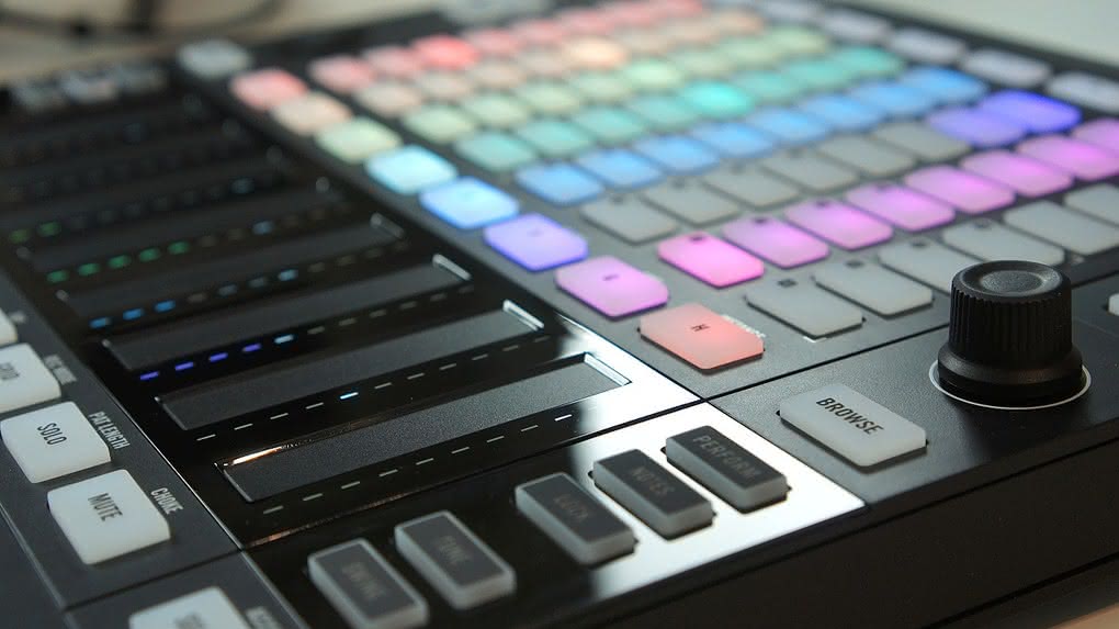 Maschine JAM vs. Maschine Studio MKII