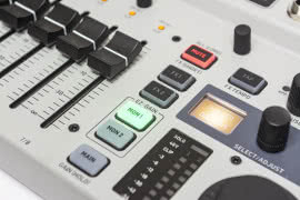Flow 8 - interfejs audio i cyfrowy mikser