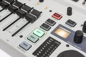 Flow 8 - interfejs audio i cyfrowy mikser