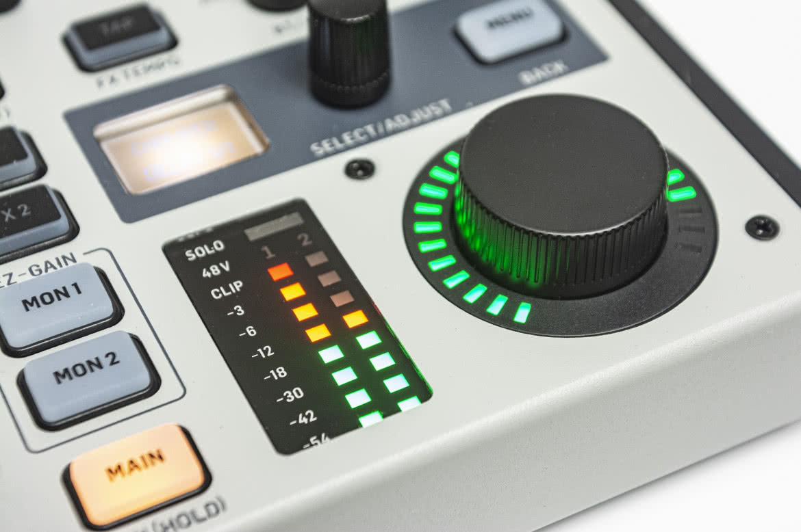 Flow 8 - interfejs audio i cyfrowy mikser