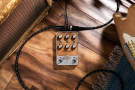 Nowe kostki gitarowe UAFX z Universal Audio
