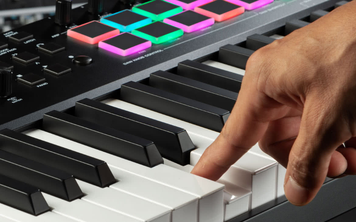 Oxygen Pro 61 - klawiatura sterująca MIDI