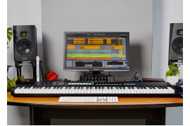 Novation Launchkey 88 MKIII - klawiatura sterująca