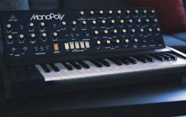 Behringer MonoPoly trafia do produkcji 