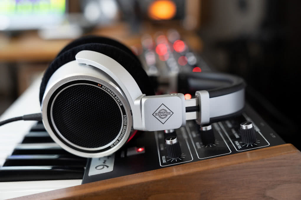 NEUMANN NDH 30 dostępne w Polsce