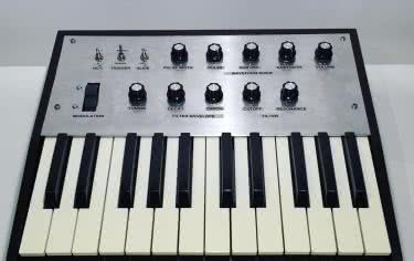 Korg Monotron przerobiony na "parapet" 