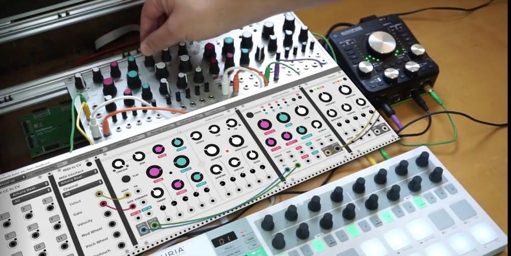 Syntezator modularny: hardware vs. software