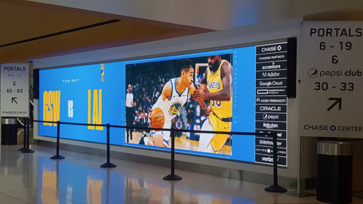 Golden State Warriors z dzwiękiem JBL i Crown