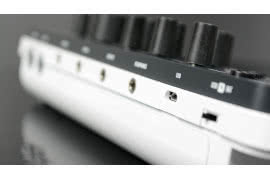 SKULPTsynth SE - 4-głosowy syntezator cyfrowy