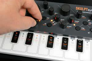 SKULPTsynth SE - 4-głosowy syntezator cyfrowy 
