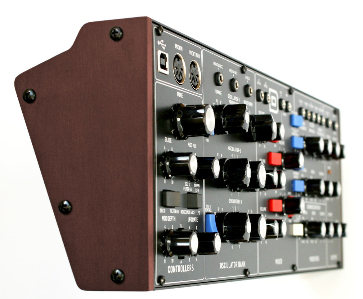 Model D - syntezator analogowy