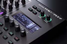 MC-707 sceniczny groovebox od Rolanda