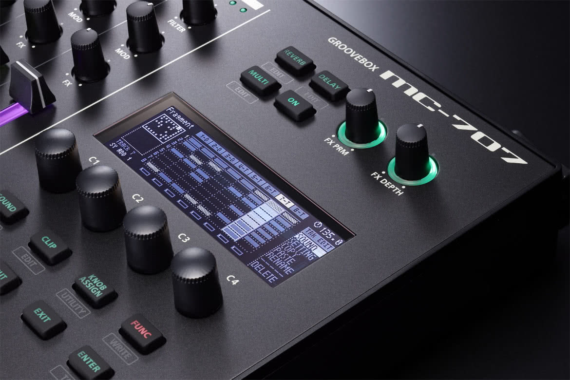 MC-707 sceniczny groovebox od Rolanda