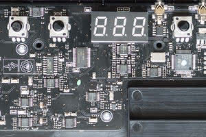 Uno Synth - monofoniczny syntezator analogowy