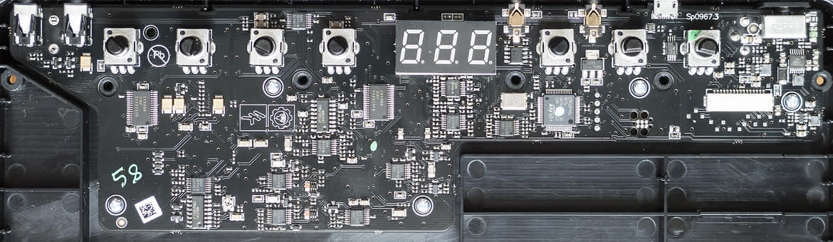 Uno Synth - monofoniczny syntezator analogowy