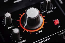 Pro 3 - syntezator hybrydowy