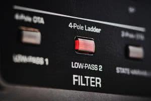 Pro 3 - syntezator hybrydowy 