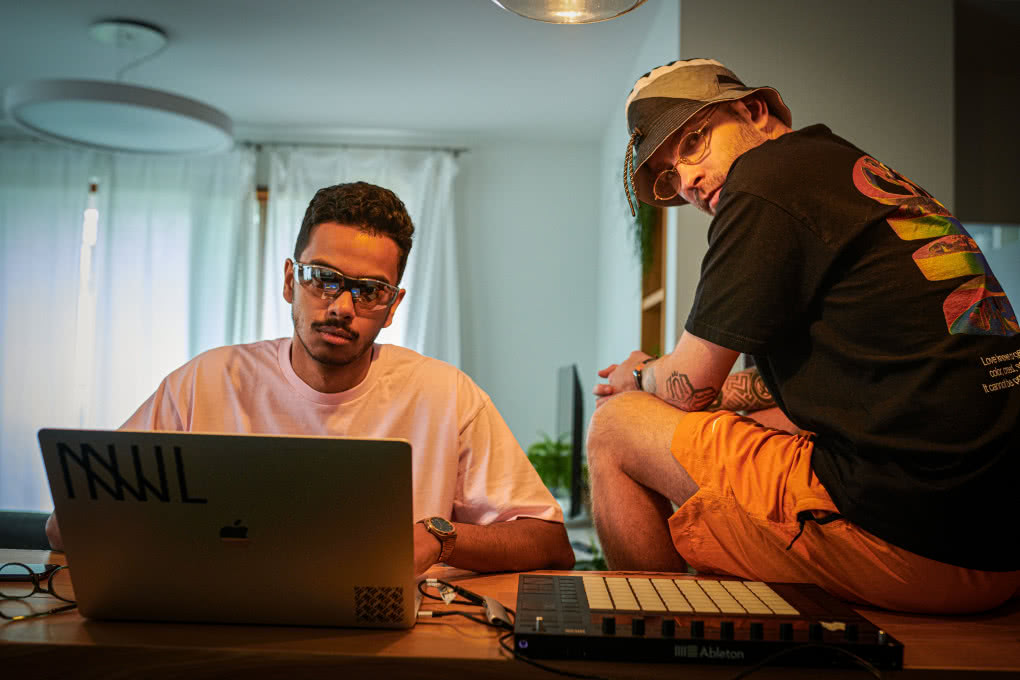 808bros - Nasza muzyka to eksperymenty łańcuchów VST