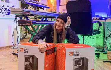 KYÖKU i monitory JBL 