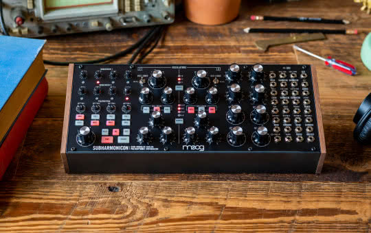Subharmonicon - analogowy syntezator półmodularny