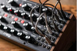 Subharmonicon - analogowy syntezator półmodularny
