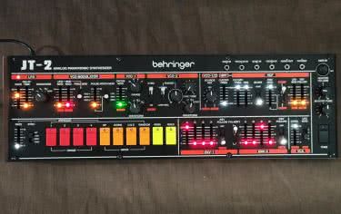 Behringer JT-2 - Jupiter w wersji Eurorack 