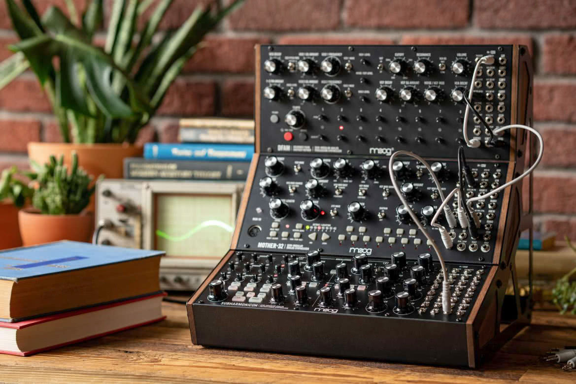 Subharmonicon - analogowy syntezator półmodularny