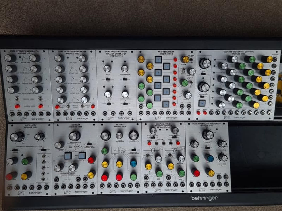 Behringer sklonuje ARP 2500?!