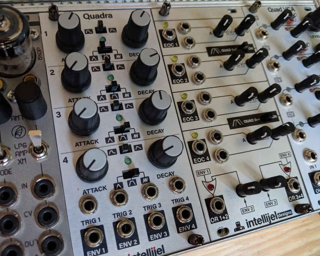 INTELLIJEL Quadra - analogowy generator funkcji 