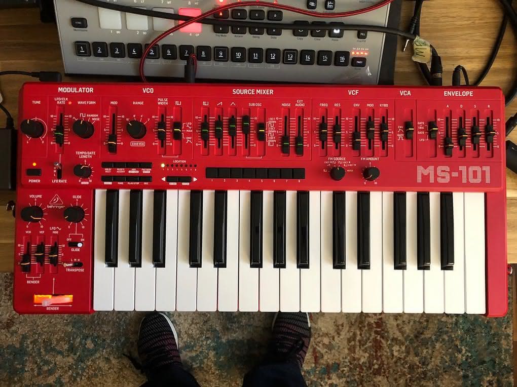 Behringer klonuje Rolanda SH-101