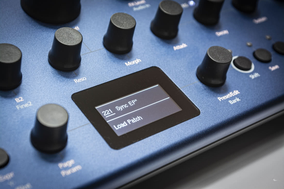 Cobalt 8M - syntezator polifoniczny