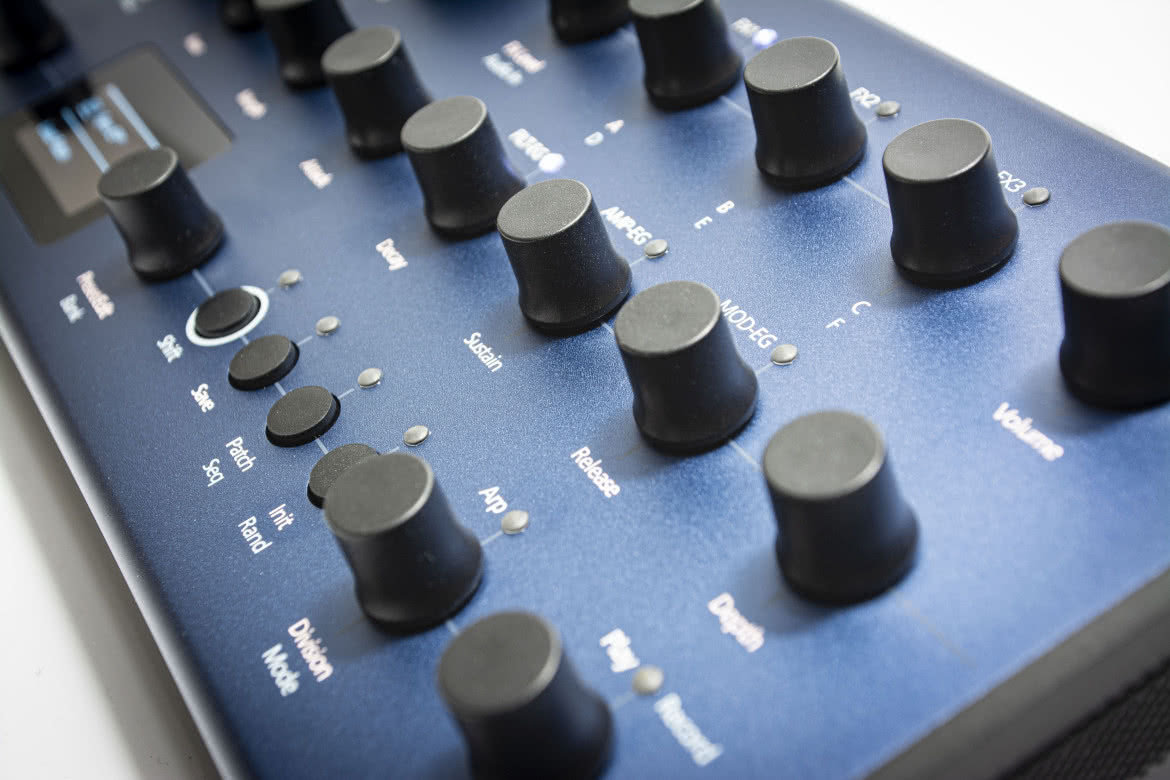 Cobalt 8M - syntezator polifoniczny