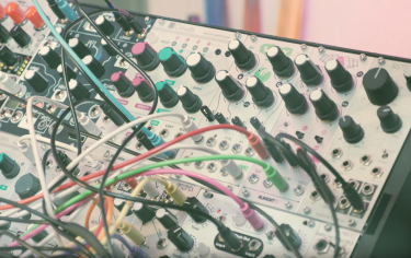Modularnie czy jednak standalone? 