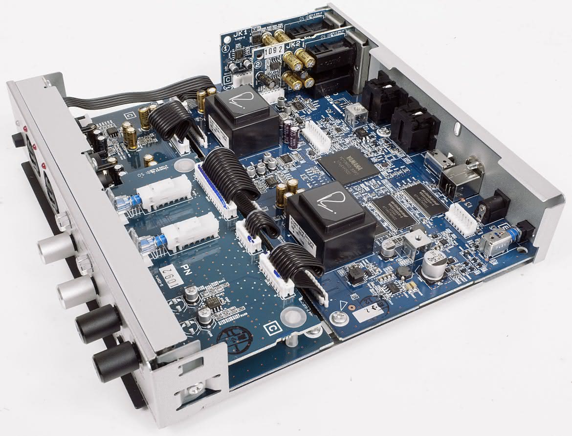 UR-RT2 - interfejs audio/MIDI