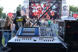 Cyfrowe miksery klasyczne vs. rackowe