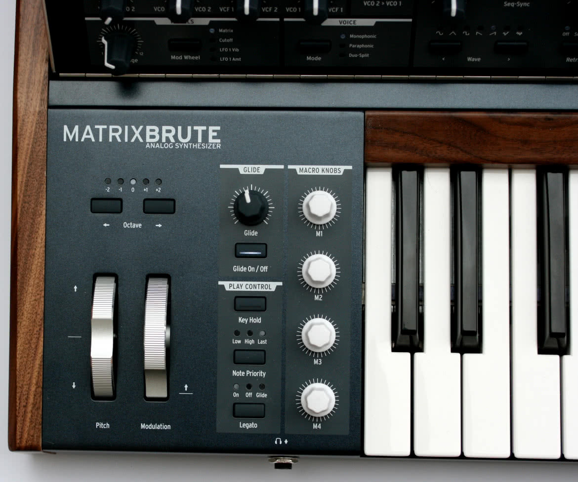 MatrixBrute - syntezator analogowy
