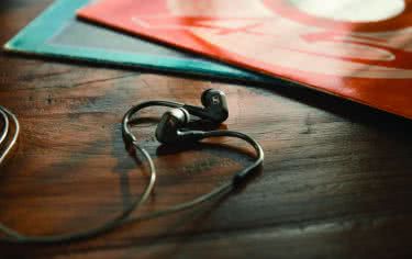 Sennheiser IE 300 - słuchawki dla mobilnych audiofilii 