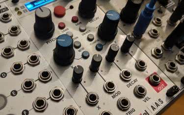 Intellijel PLONK - kompletna perkusja w jednym module 