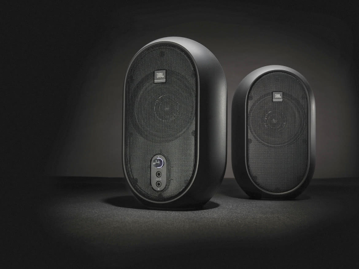 One Series 104 - kompaktowe monitory aktywne