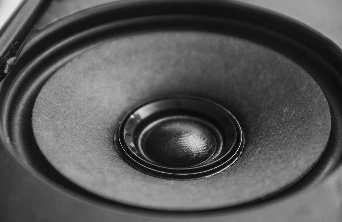 One Series 104 - kompaktowe monitory aktywne