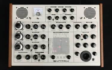 Erica Synths Syntrix -  EMS Synthi AKS na miarę naszych czasów 