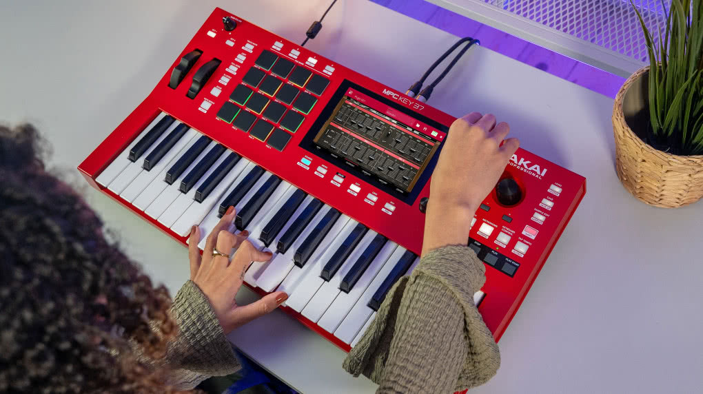 Akai MPC Key 37 - stacja robocza